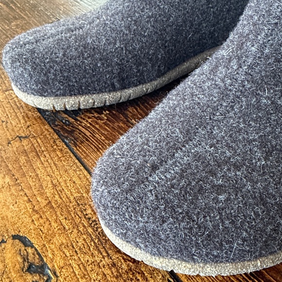 Taos Woolside Slippers - Picture 2 of 9
